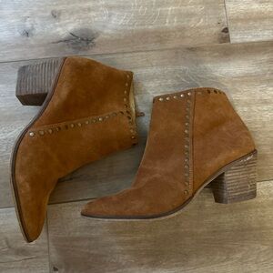 LUCKY BRAND SUEDE BOOTIES